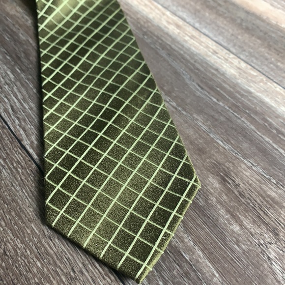 Men’s Olive Green Silk Necktie - Picture 3 of 5